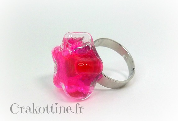 Glass ring pink star