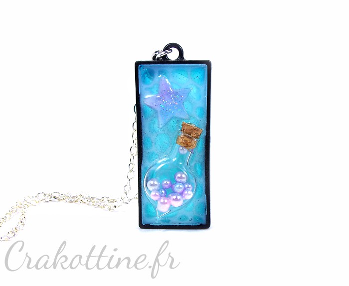 Necklace bottle in the sea Painting